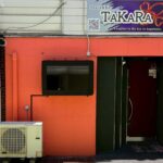スナック＆バー屋外用LCDサイネージ(43インチ壁掛け型)導入｜Snack&Bar TAKARA 1様(福岡市東区箱崎)