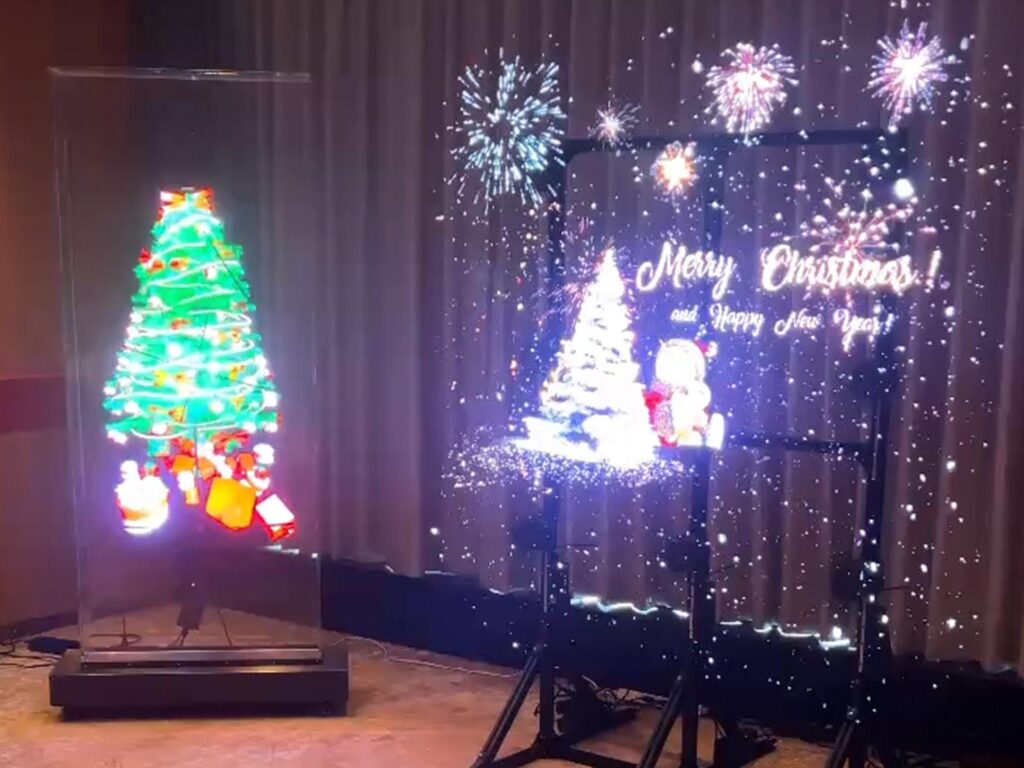 クリスマスイベント向けに、3Dホログラムディスプレイを導入させていただきました。