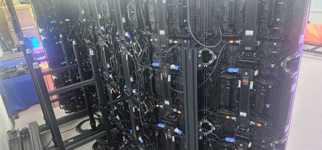 東京都渋谷区・恵比寿のライブ会場「LIVE room」様にて、大型LEDビジョンを導入事例